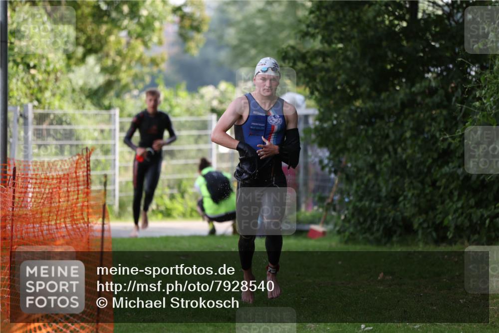 15.06.2025 - 7 Türme Triathlon Michael Strokosch http://msf.ph/oto/7928540 15.06.2025 09:19:47 Schwimmen 26, 28, 31, 33, 35 meine-sportfotos.de