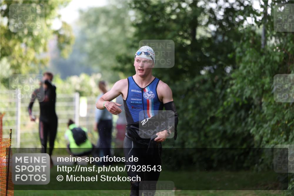 15.06.2025 - 7 Türme Triathlon Michael Strokosch http://msf.ph/oto/7928543 15.06.2025 09:19:48 Schwimmen 26, 28, 31, 33, 35 meine-sportfotos.de