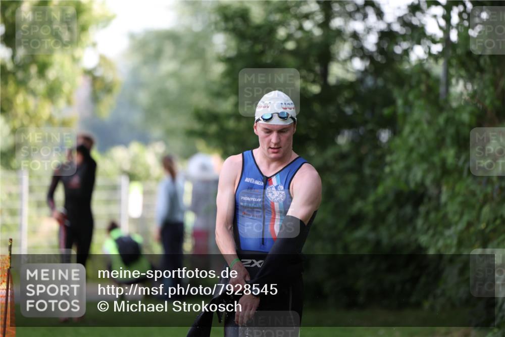 15.06.2025 - 7 Türme Triathlon Michael Strokosch http://msf.ph/oto/7928545 15.06.2025 09:19:49 Schwimmen 26, 28, 31, 33, 35 meine-sportfotos.de