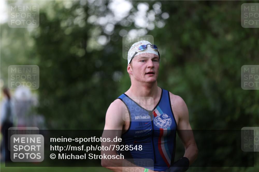 15.06.2025 - 7 Türme Triathlon Michael Strokosch http://msf.ph/oto/7928548 15.06.2025 09:19:50 Schwimmen 26, 28, 31, 33, 34, 35 meine-sportfotos.de