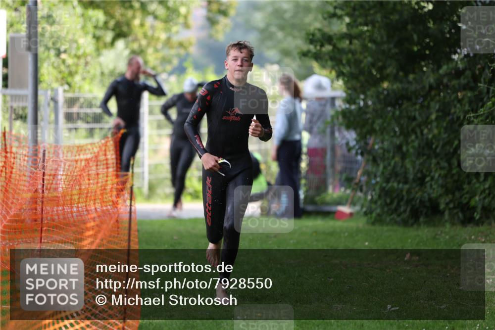 15.06.2025 - 7 Türme Triathlon Michael Strokosch http://msf.ph/oto/7928550 15.06.2025 09:19:51 Schwimmen 26, 28, 31, 32, 33, 34, 35 meine-sportfotos.de