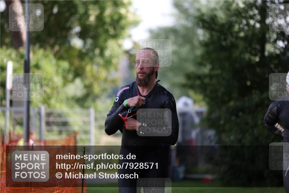 15.06.2025 - 7 Türme Triathlon Michael Strokosch http://msf.ph/oto/7928571 15.06.2025 09:19:57 Schwimmen 26, 28, 31, 32, 33, 34, 35, 74 meine-sportfotos.de