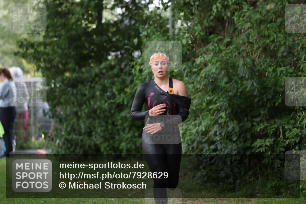 15.06.2025 - 7 Türme Triathlon Michael Strokosch http://msf.ph/oto/7928629 15.06.2025 09:20:31 Schwimmen 29, 71, 72, 73, 75, 76, 80, 85, 87, 88, 96 meine-sportfotos.de