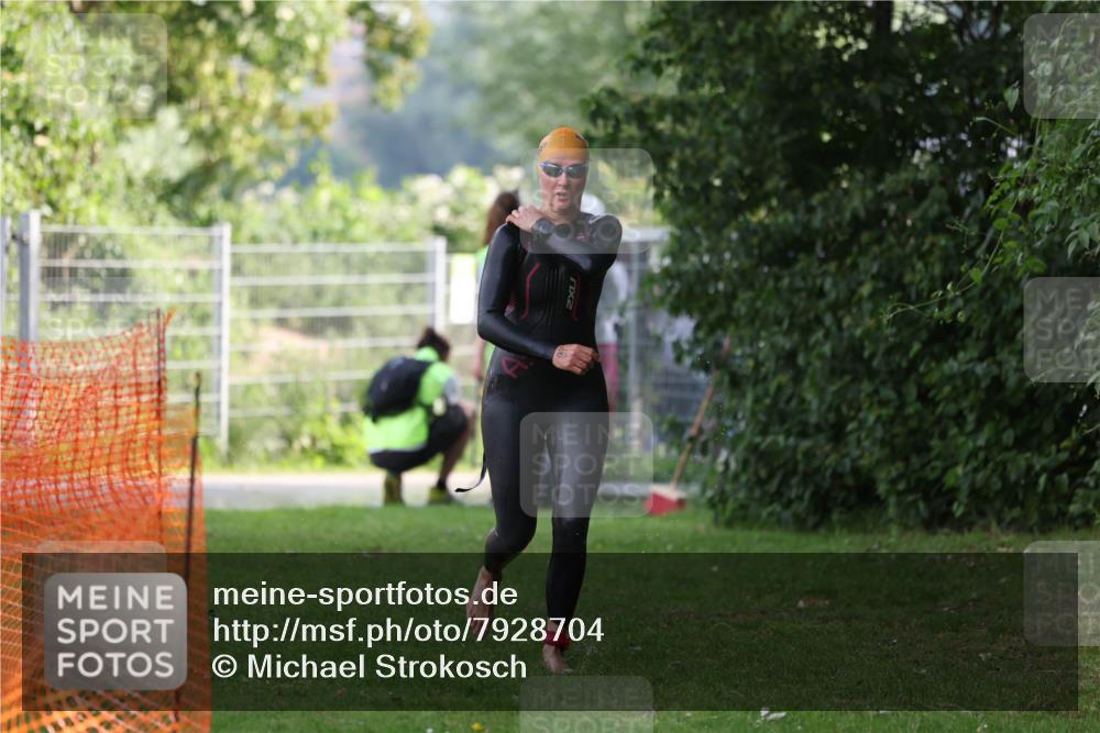 15.06.2025 - 7 Türme Triathlon Michael Strokosch http://msf.ph/oto/7928704 15.06.2025 09:21:31 Schwimmen 93, 94, 95 meine-sportfotos.de