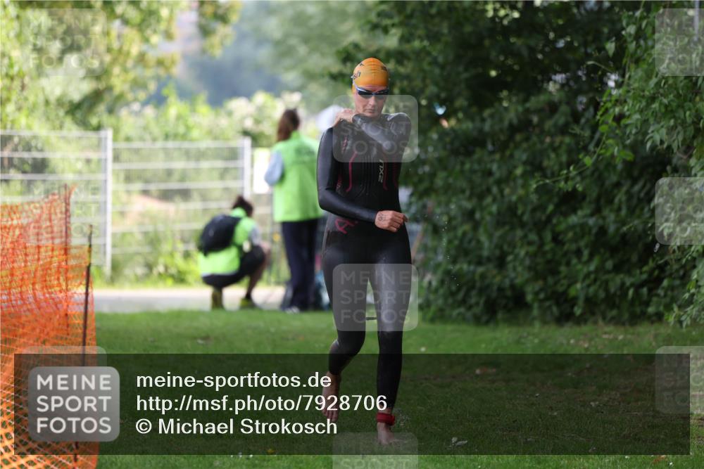15.06.2025 - 7 Türme Triathlon Michael Strokosch http://msf.ph/oto/7928706 15.06.2025 09:21:32 Schwimmen 93, 94, 95 meine-sportfotos.de