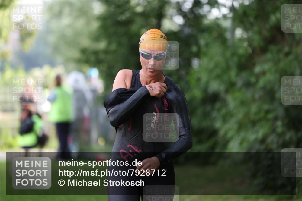 15.06.2025 - 7 Türme Triathlon Michael Strokosch http://msf.ph/oto/7928712 15.06.2025 09:21:35 Schwimmen 61, 93, 94, 95 meine-sportfotos.de