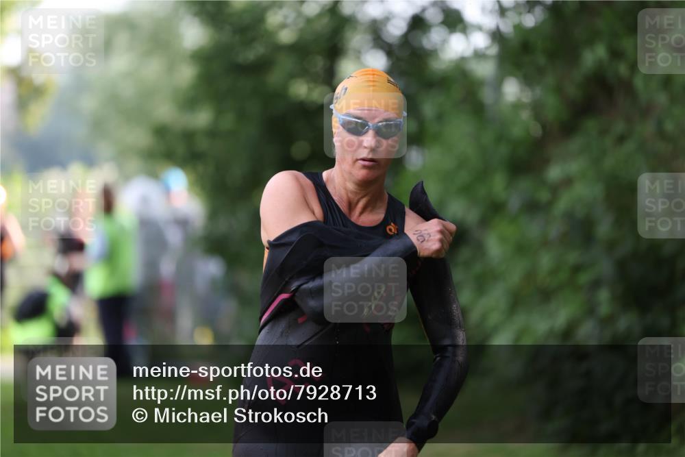 15.06.2025 - 7 Türme Triathlon Michael Strokosch http://msf.ph/oto/7928713 15.06.2025 09:21:35 Schwimmen 61, 93, 94, 95 meine-sportfotos.de