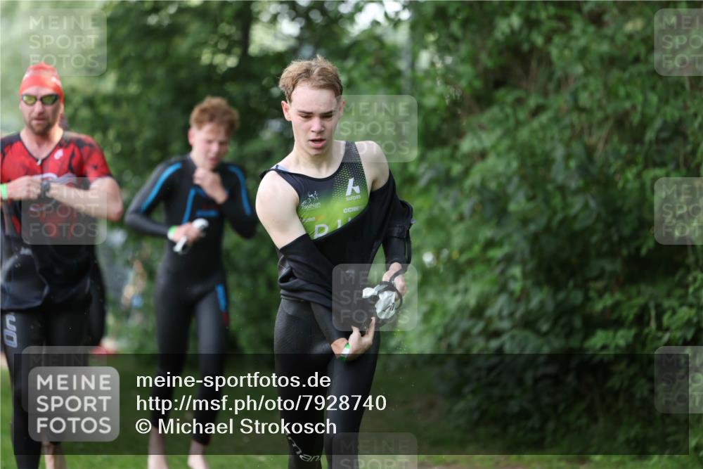 15.06.2025 - 7 Türme Triathlon Michael Strokosch http://msf.ph/oto/7928740 15.06.2025 09:21:53 Schwimmen 6, 7, 36, 61, 63, 65, 117, 118, 119 meine-sportfotos.de