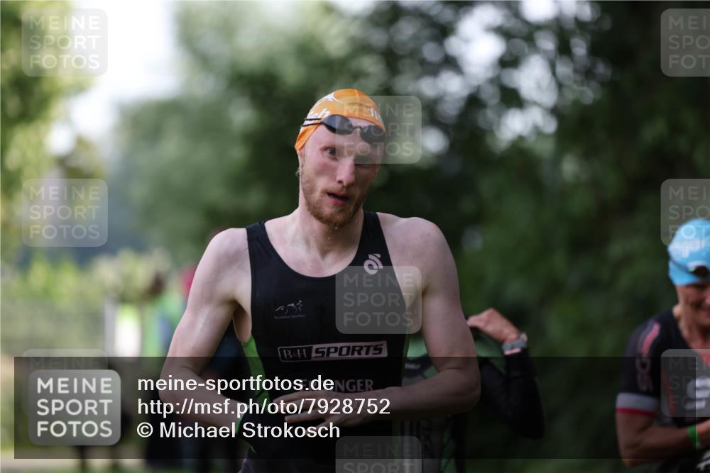 15.06.2025 - 7 Türme Triathlon Michael Strokosch http://msf.ph/oto/7928752 15.06.2025 09:21:59 Schwimmen 6, 7, 9, 36, 61, 62, 63, 65, 117, 118, 119 meine-sportfotos.de