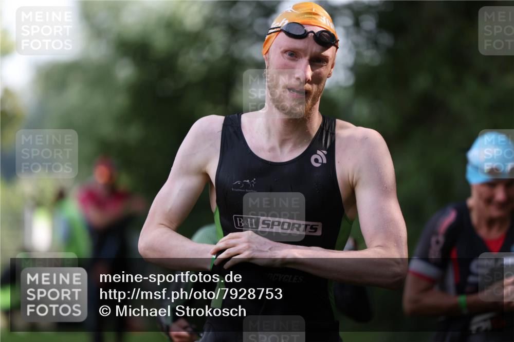 15.06.2025 - 7 Türme Triathlon Michael Strokosch http://msf.ph/oto/7928753 15.06.2025 09:21:59 Schwimmen 6, 7, 9, 36, 61, 62, 63, 65, 117, 118, 119 meine-sportfotos.de