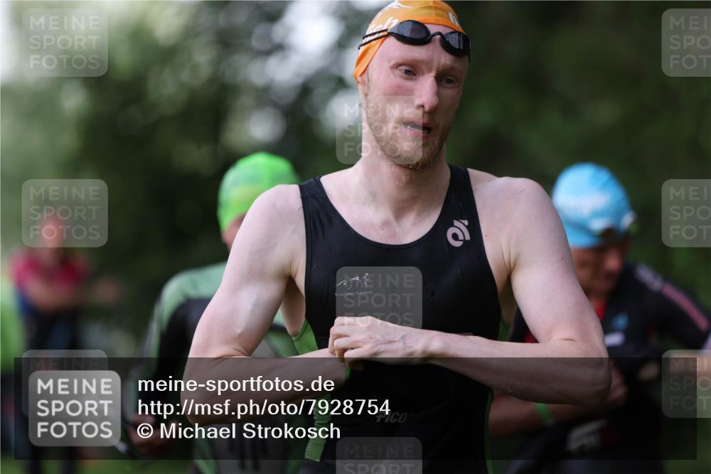 15.06.2025 - 7 Türme Triathlon Michael Strokosch http://msf.ph/oto/7928754 15.06.2025 09:22:00 Schwimmen 6, 7, 9, 36, 61, 62, 63, 65, 117, 118, 119 meine-sportfotos.de