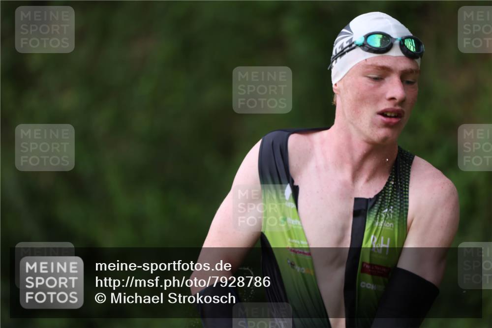 15.06.2025 - 7 Türme Triathlon Michael Strokosch http://msf.ph/oto/7928786 15.06.2025 09:22:20 Schwimmen 9, 38, 62, 64 meine-sportfotos.de