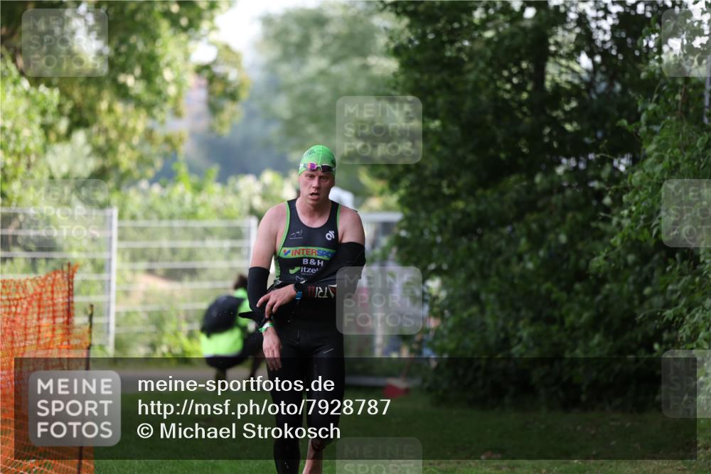 15.06.2025 - 7 Türme Triathlon Michael Strokosch http://msf.ph/oto/7928787 15.06.2025 09:22:23 Schwimmen 9, 38, 62, 64 meine-sportfotos.de