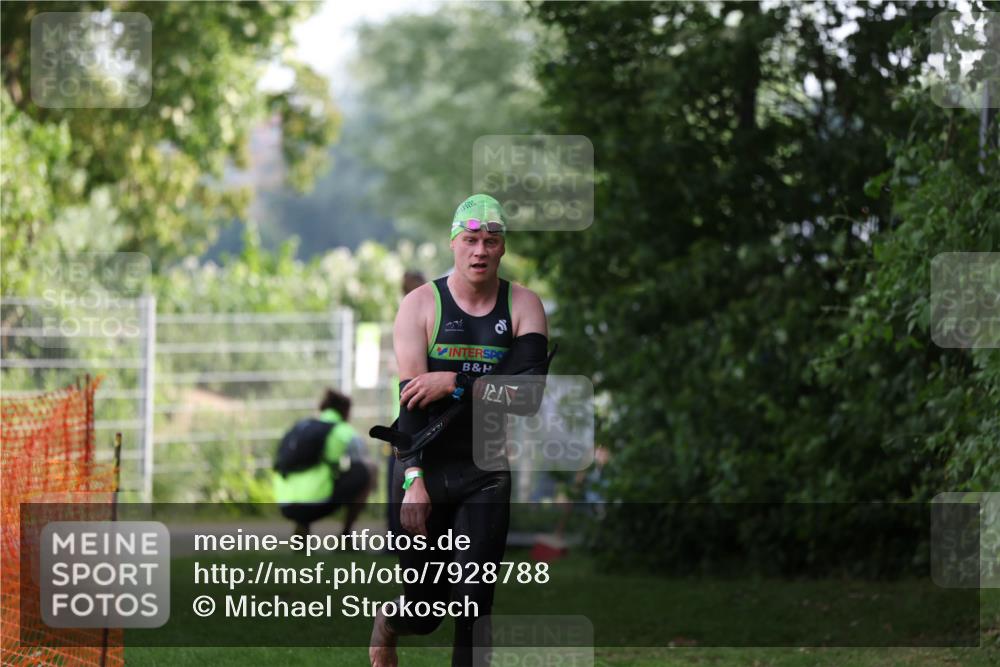 15.06.2025 - 7 Türme Triathlon Michael Strokosch http://msf.ph/oto/7928788 15.06.2025 09:22:23 Schwimmen 9, 38, 62, 64 meine-sportfotos.de