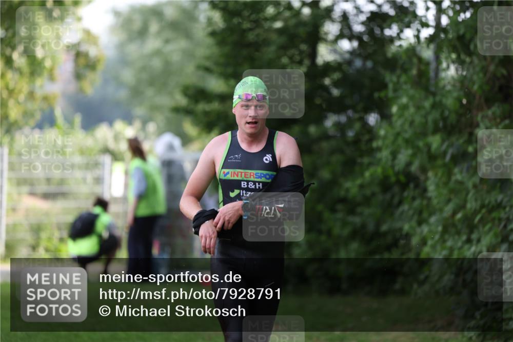 15.06.2025 - 7 Türme Triathlon Michael Strokosch http://msf.ph/oto/7928791 15.06.2025 09:22:24 Schwimmen 9, 38, 62, 64 meine-sportfotos.de