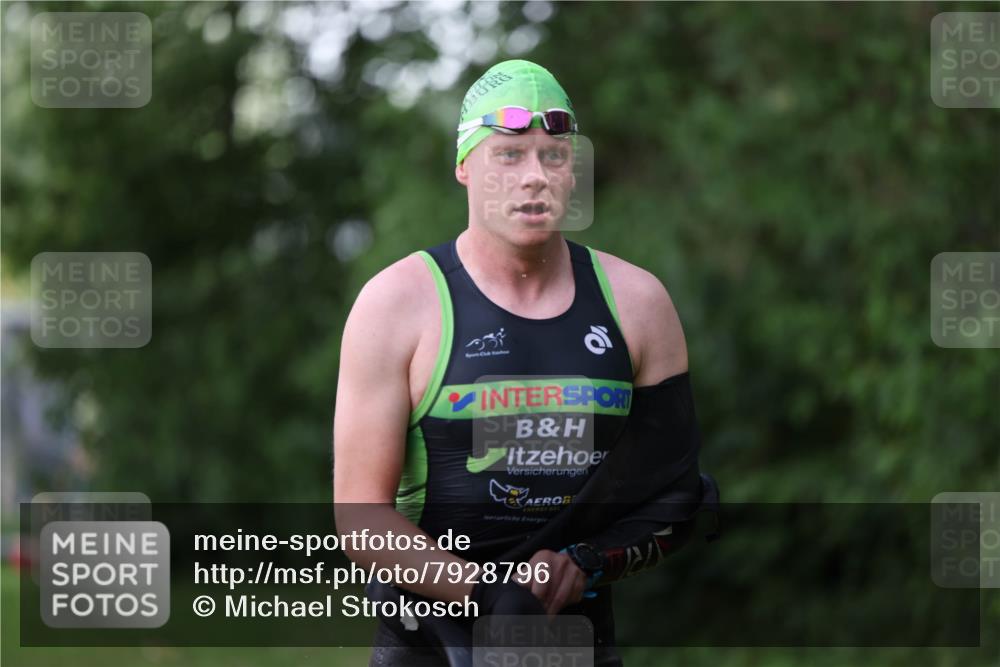 15.06.2025 - 7 Türme Triathlon Michael Strokosch http://msf.ph/oto/7928796 15.06.2025 09:22:26 Schwimmen 38, 62, 64 meine-sportfotos.de