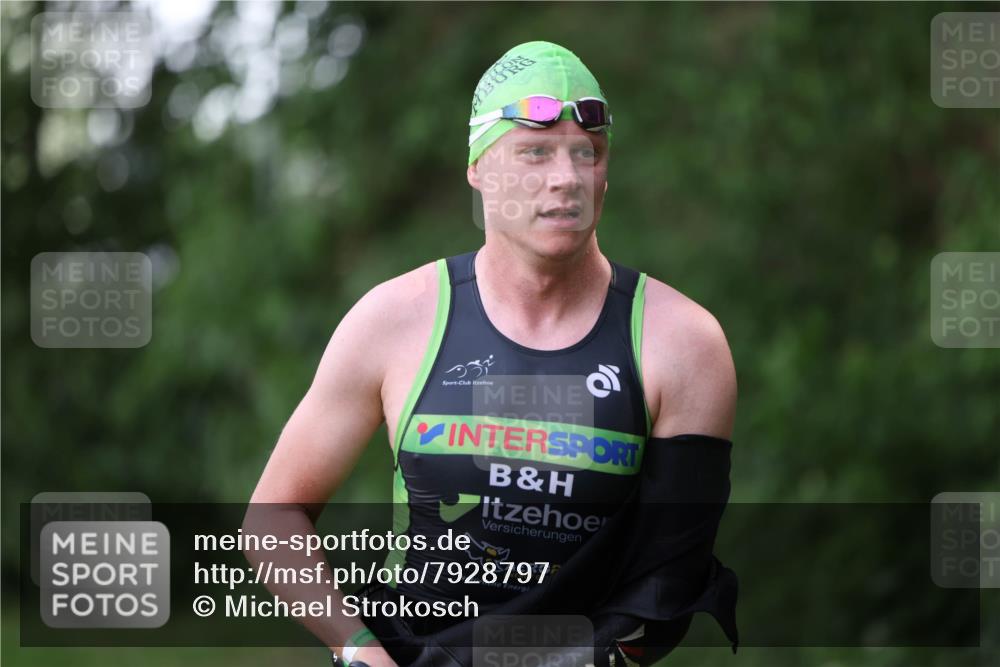 15.06.2025 - 7 Türme Triathlon Michael Strokosch http://msf.ph/oto/7928797 15.06.2025 09:22:26 Schwimmen 38, 62, 64 meine-sportfotos.de