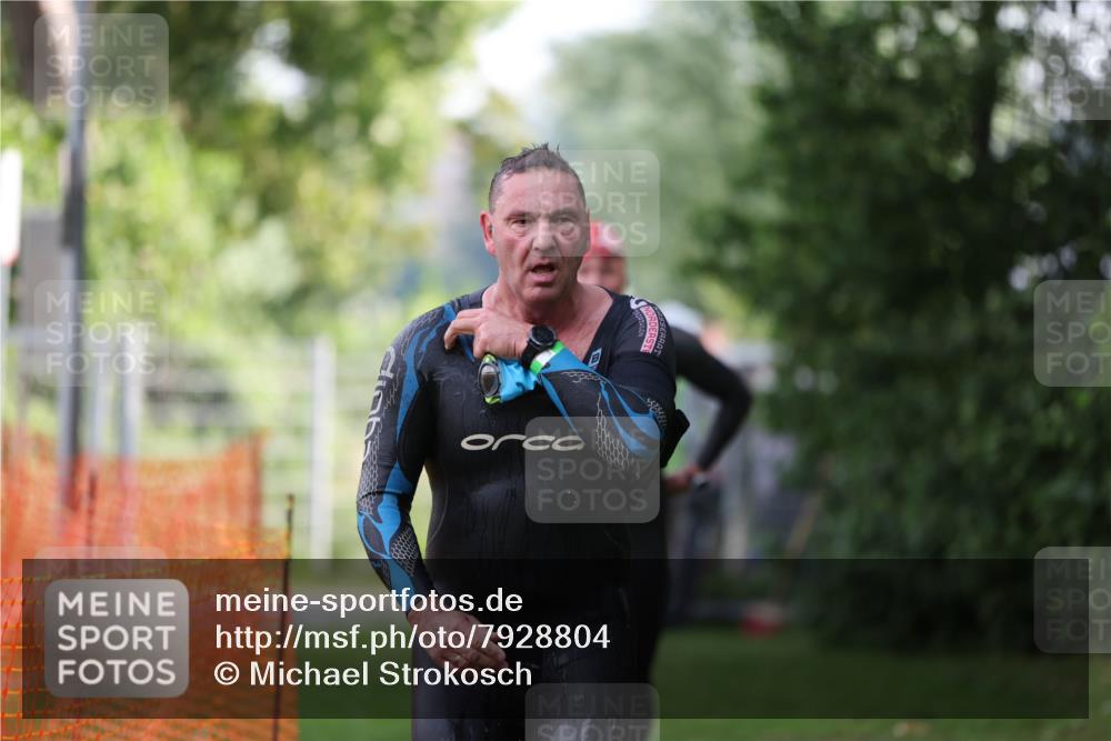 15.06.2025 - 7 Türme Triathlon Michael Strokosch http://msf.ph/oto/7928804 15.06.2025 09:22:51 Schwimmen 8, 10, 79 meine-sportfotos.de