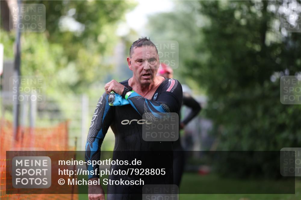 15.06.2025 - 7 Türme Triathlon Michael Strokosch http://msf.ph/oto/7928805 15.06.2025 09:22:52 Schwimmen 8, 10, 79 meine-sportfotos.de