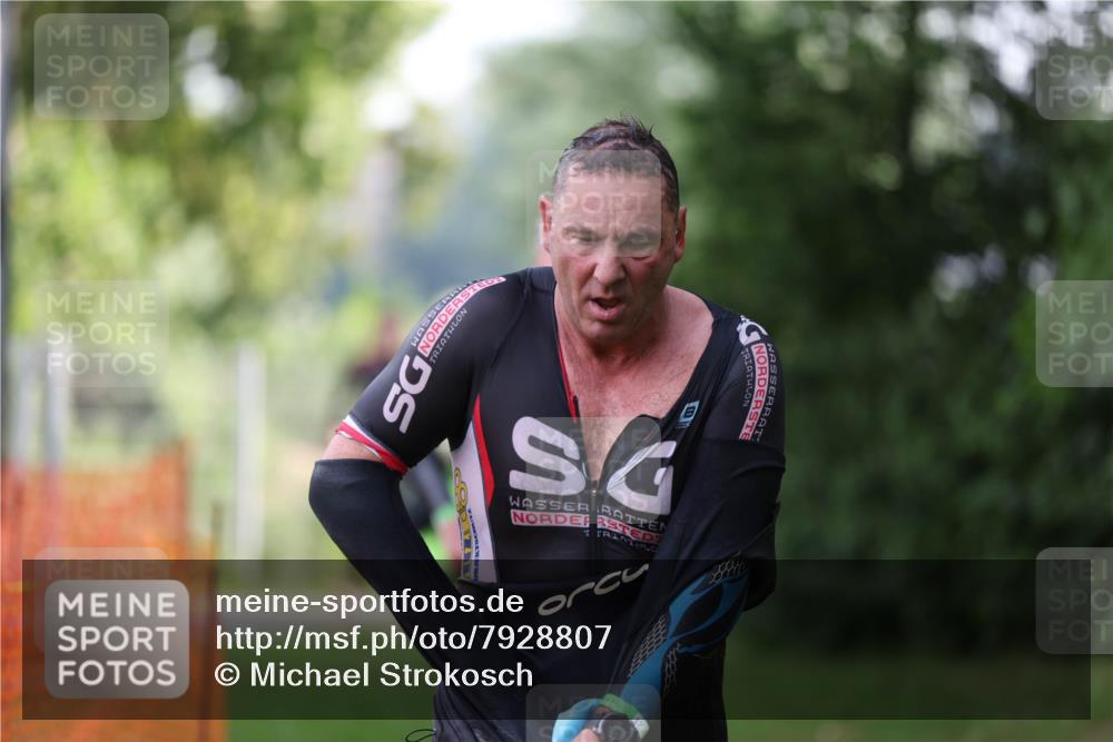 15.06.2025 - 7 Türme Triathlon Michael Strokosch http://msf.ph/oto/7928807 15.06.2025 09:22:52 Schwimmen 8, 10, 79 meine-sportfotos.de