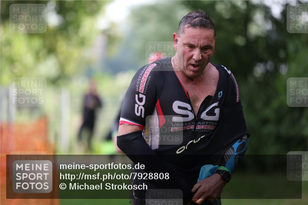 15.06.2025 - 7 Türme Triathlon Michael Strokosch http://msf.ph/oto/7928808 15.06.2025 09:22:53 Schwimmen 8, 10, 79 meine-sportfotos.de
