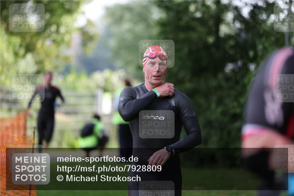 15.06.2025 - 7 Türme Triathlon Michael Strokosch http://msf.ph/oto/7928809 15.06.2025 09:22:53 Schwimmen 8, 10, 79 meine-sportfotos.de