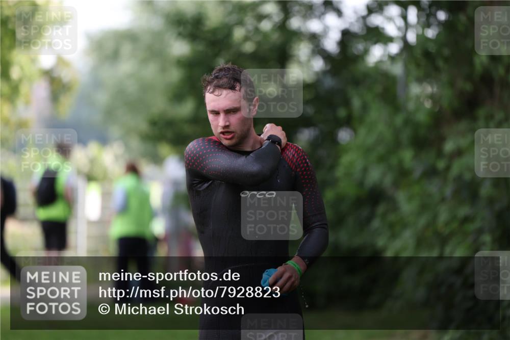 15.06.2025 - 7 Türme Triathlon Michael Strokosch http://msf.ph/oto/7928823 15.06.2025 09:23:00 Schwimmen 8, 10, 79 meine-sportfotos.de
