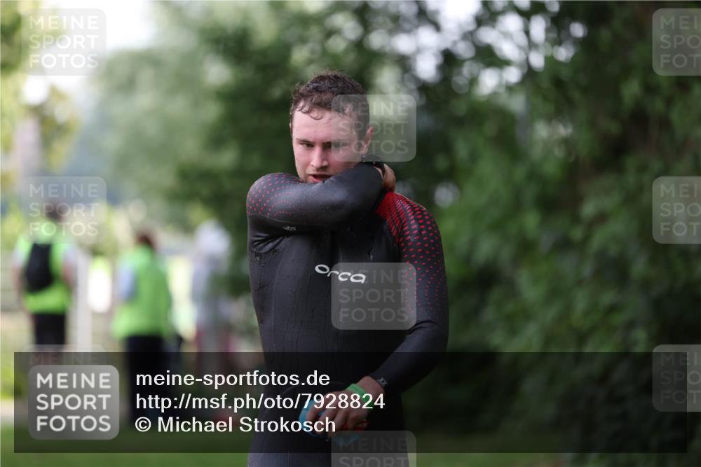 15.06.2025 - 7 Türme Triathlon Michael Strokosch http://msf.ph/oto/7928824 15.06.2025 09:23:00 Schwimmen 8, 10, 79 meine-sportfotos.de