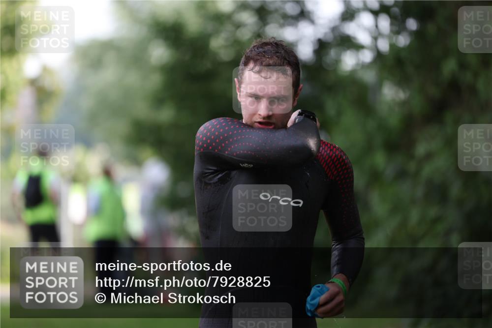 15.06.2025 - 7 Türme Triathlon Michael Strokosch http://msf.ph/oto/7928825 15.06.2025 09:23:00 Schwimmen 8, 10, 79 meine-sportfotos.de