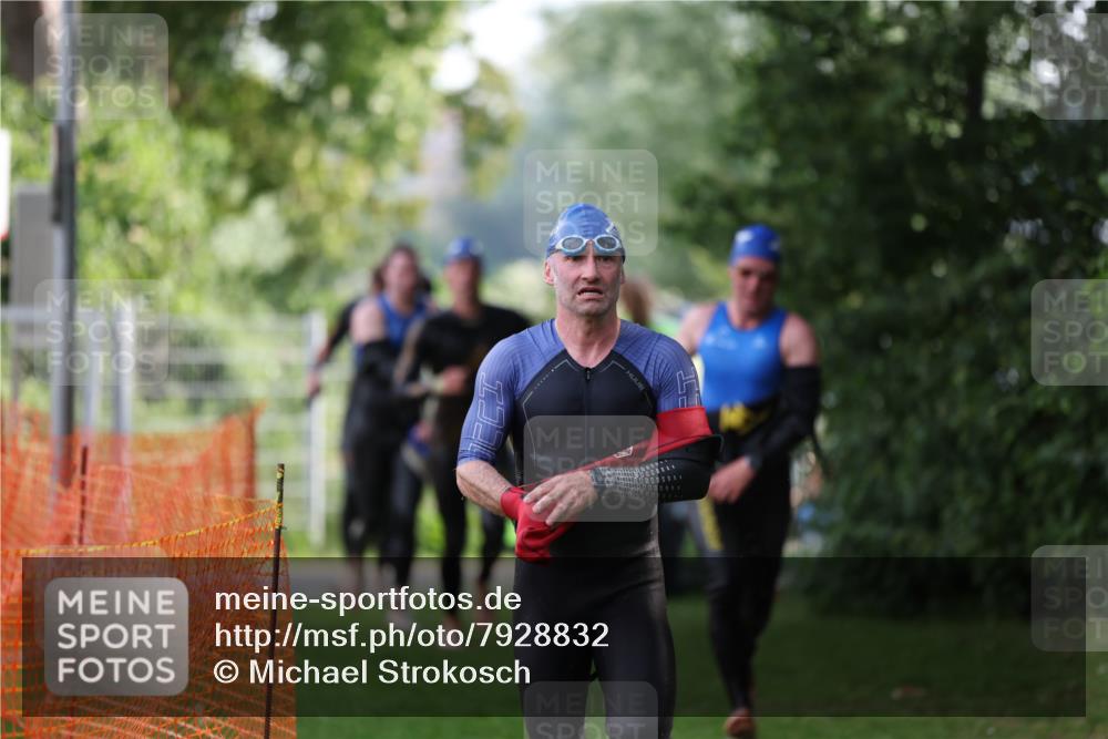 15.06.2025 - 7 Türme Triathlon Michael Strokosch http://msf.ph/oto/7928832 15.06.2025 09:23:40 Schwimmen 18, 46, 47, 48, 49 meine-sportfotos.de