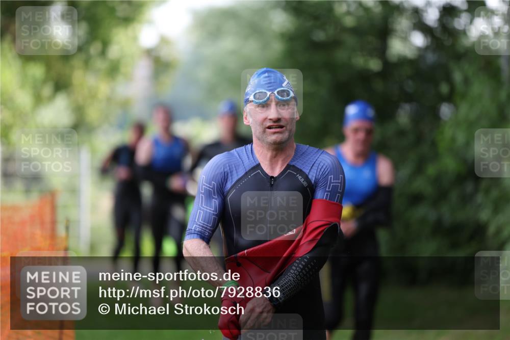 15.06.2025 - 7 Türme Triathlon Michael Strokosch http://msf.ph/oto/7928836 15.06.2025 09:23:41 Schwimmen 18, 46, 47, 48, 49 meine-sportfotos.de
