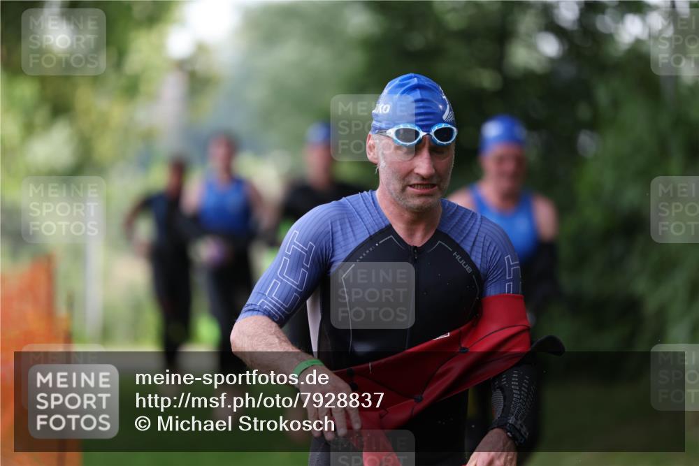 15.06.2025 - 7 Türme Triathlon Michael Strokosch http://msf.ph/oto/7928837 15.06.2025 09:23:42 Schwimmen 18, 46, 47, 48, 49 meine-sportfotos.de