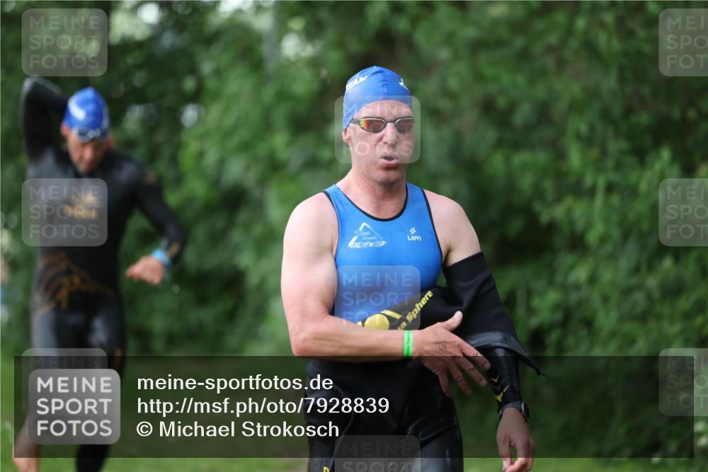 15.06.2025 - 7 Türme Triathlon Michael Strokosch http://msf.ph/oto/7928839 15.06.2025 09:23:43 Schwimmen 18, 46, 47, 48, 49 meine-sportfotos.de