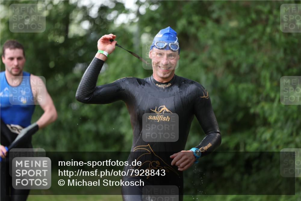 15.06.2025 - 7 Türme Triathlon Michael Strokosch http://msf.ph/oto/7928843 15.06.2025 09:23:45 Schwimmen 18, 46, 47, 48, 49 meine-sportfotos.de