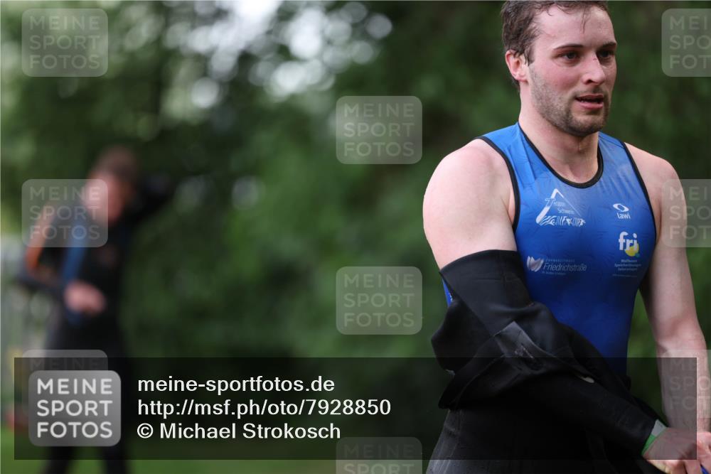 15.06.2025 - 7 Türme Triathlon Michael Strokosch http://msf.ph/oto/7928850 15.06.2025 09:23:46 Schwimmen 18, 46, 47, 48, 49 meine-sportfotos.de