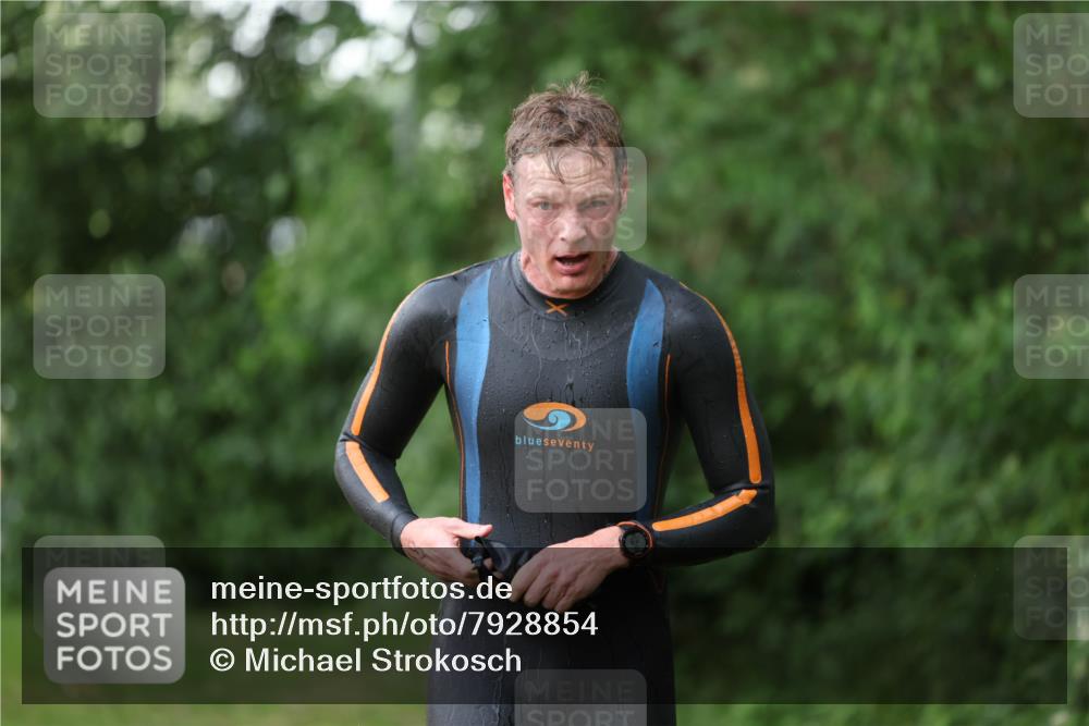 15.06.2025 - 7 Türme Triathlon Michael Strokosch http://msf.ph/oto/7928854 15.06.2025 09:23:49 Schwimmen 18, 46, 47, 48, 49 meine-sportfotos.de