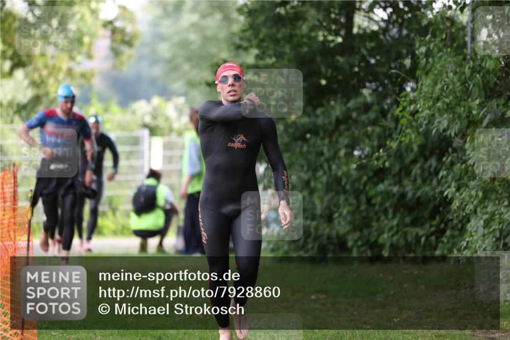 15.06.2025 - 7 Türme Triathlon Michael Strokosch http://msf.ph/oto/7928860 15.06.2025 09:24:10 Schwimmen 17, 20, 39, 40 meine-sportfotos.de
