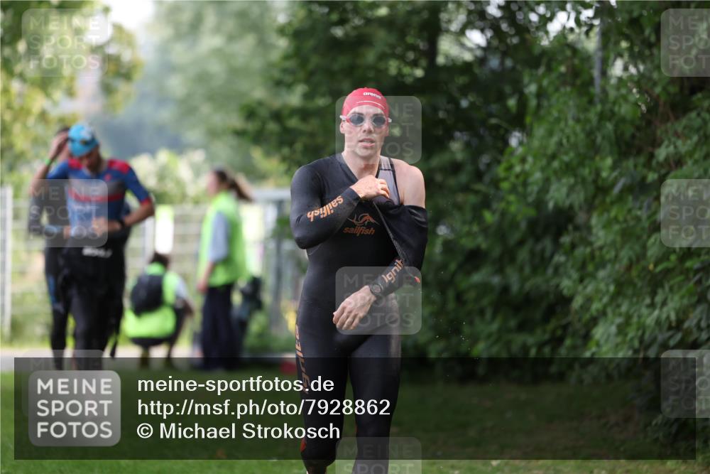 15.06.2025 - 7 Türme Triathlon Michael Strokosch http://msf.ph/oto/7928862 15.06.2025 09:24:11 Schwimmen 1, 17, 20, 39, 40 meine-sportfotos.de