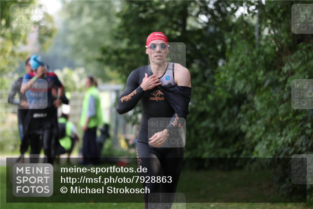 15.06.2025 - 7 Türme Triathlon Michael Strokosch http://msf.ph/oto/7928863 15.06.2025 09:24:11 Schwimmen 1, 17, 20, 39, 40 meine-sportfotos.de