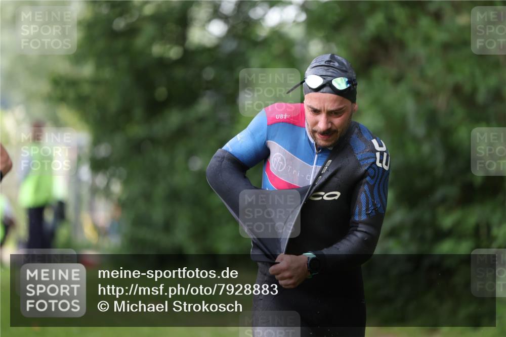 15.06.2025 - 7 Türme Triathlon Michael Strokosch http://msf.ph/oto/7928883 15.06.2025 09:24:17 Schwimmen 1, 17, 20, 39, 40 meine-sportfotos.de