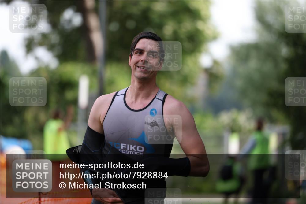 15.06.2025 - 7 Türme Triathlon Michael Strokosch http://msf.ph/oto/7928884 15.06.2025 09:24:18 Schwimmen 1, 17, 20, 39, 40 meine-sportfotos.de