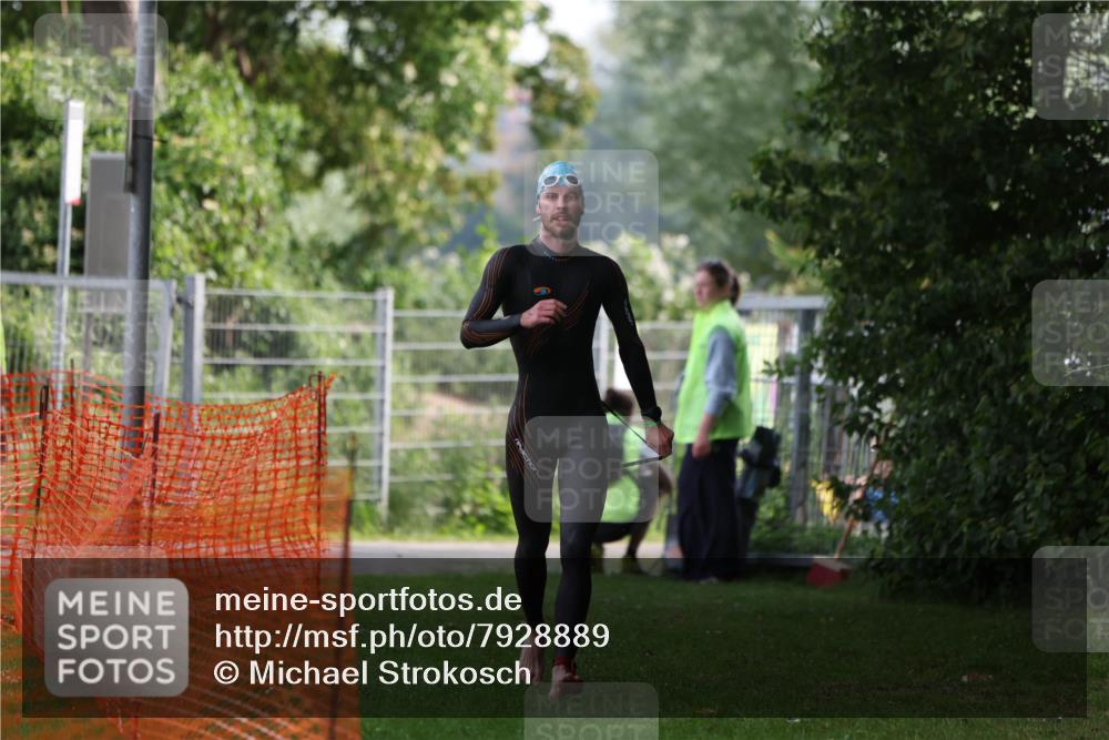 15.06.2025 - 7 Türme Triathlon Michael Strokosch http://msf.ph/oto/7928889 15.06.2025 09:24:25 Schwimmen 1, 20, 39 meine-sportfotos.de