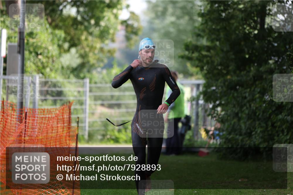 15.06.2025 - 7 Türme Triathlon Michael Strokosch http://msf.ph/oto/7928893 15.06.2025 09:24:26 Schwimmen 1, 20, 39 meine-sportfotos.de