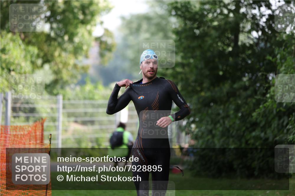 15.06.2025 - 7 Türme Triathlon Michael Strokosch http://msf.ph/oto/7928895 15.06.2025 09:24:27 Schwimmen 1, 20 meine-sportfotos.de