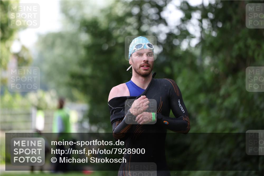 15.06.2025 - 7 Türme Triathlon Michael Strokosch http://msf.ph/oto/7928900 15.06.2025 09:24:29 Schwimmen 1, 20 meine-sportfotos.de