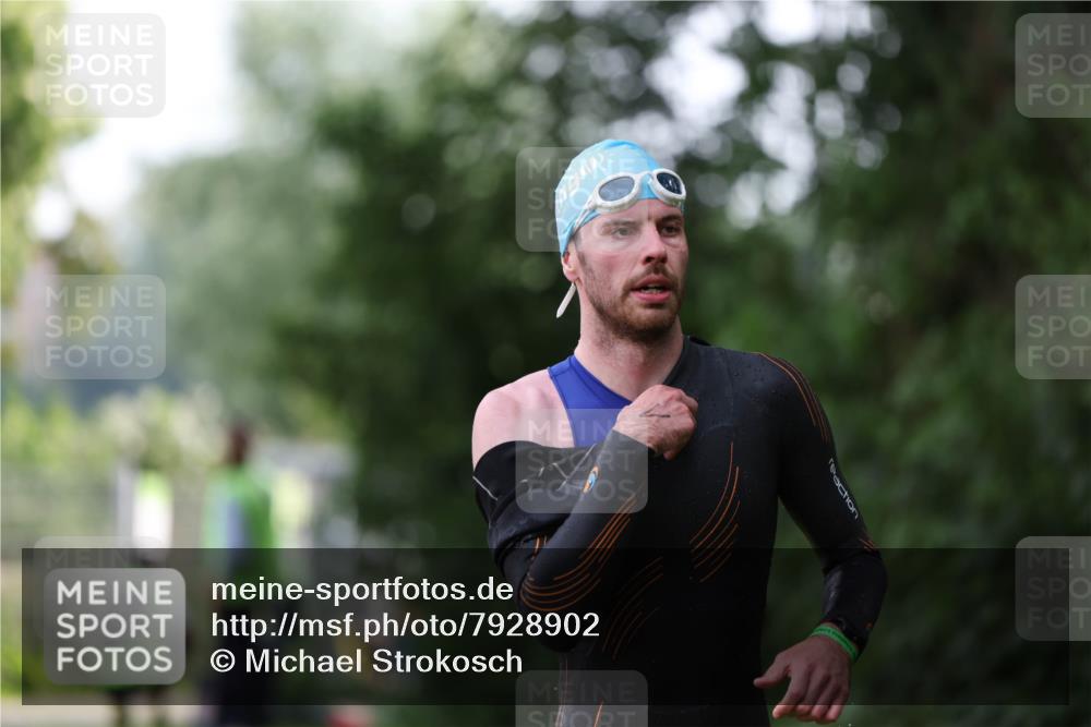 15.06.2025 - 7 Türme Triathlon Michael Strokosch http://msf.ph/oto/7928902 15.06.2025 09:24:29 Schwimmen 1, 20 meine-sportfotos.de