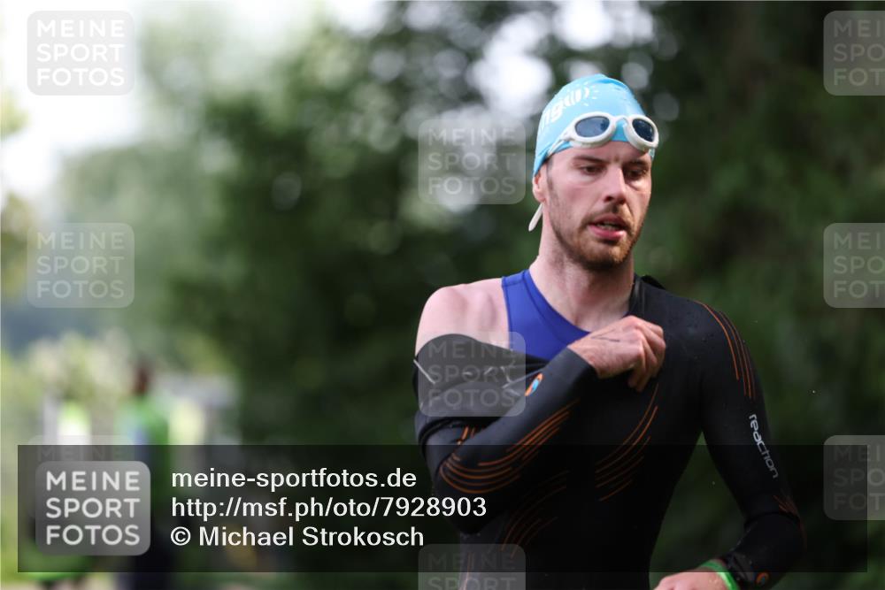 15.06.2025 - 7 Türme Triathlon Michael Strokosch http://msf.ph/oto/7928903 15.06.2025 09:24:30 Schwimmen 1, 20 meine-sportfotos.de