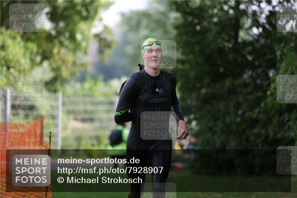 15.06.2025 - 7 Türme Triathlon Michael Strokosch http://msf.ph/oto/7928907 15.06.2025 09:24:56 Schwimmen 43 meine-sportfotos.de