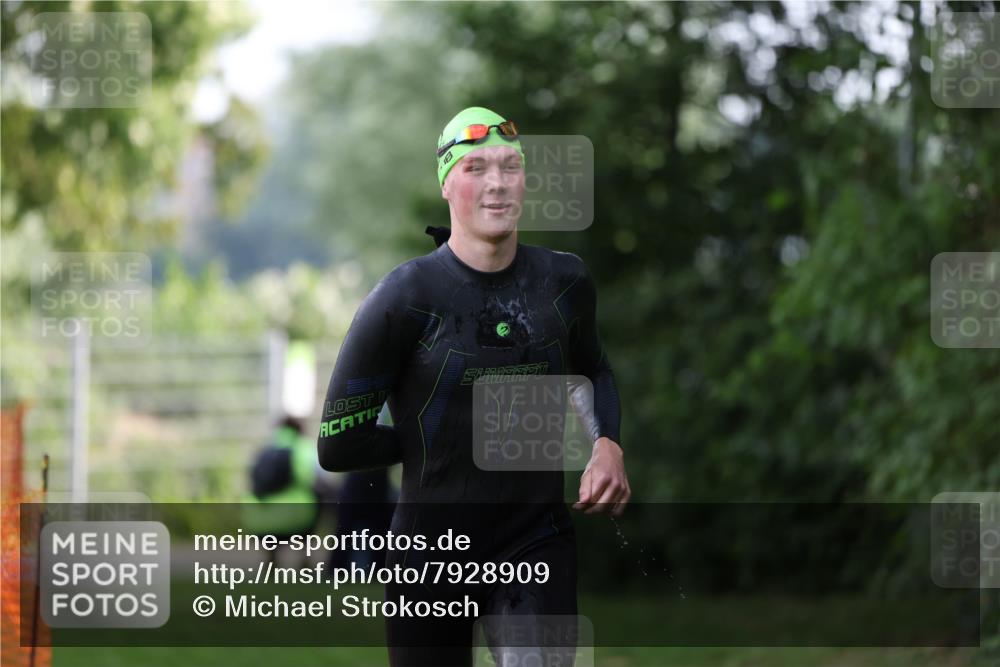 15.06.2025 - 7 Türme Triathlon Michael Strokosch http://msf.ph/oto/7928909 15.06.2025 09:24:56 Schwimmen 43 meine-sportfotos.de