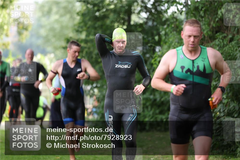 15.06.2025 - 7 Türme Triathlon Michael Strokosch http://msf.ph/oto/7928923 15.06.2025 09:25:26 Schwimmen 16, 56, 57, 58, 59, 60 meine-sportfotos.de